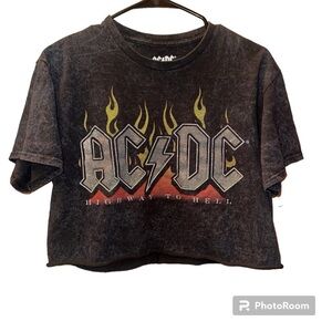 AC/DC Graphic Band t shirt M cropped fit Trendy